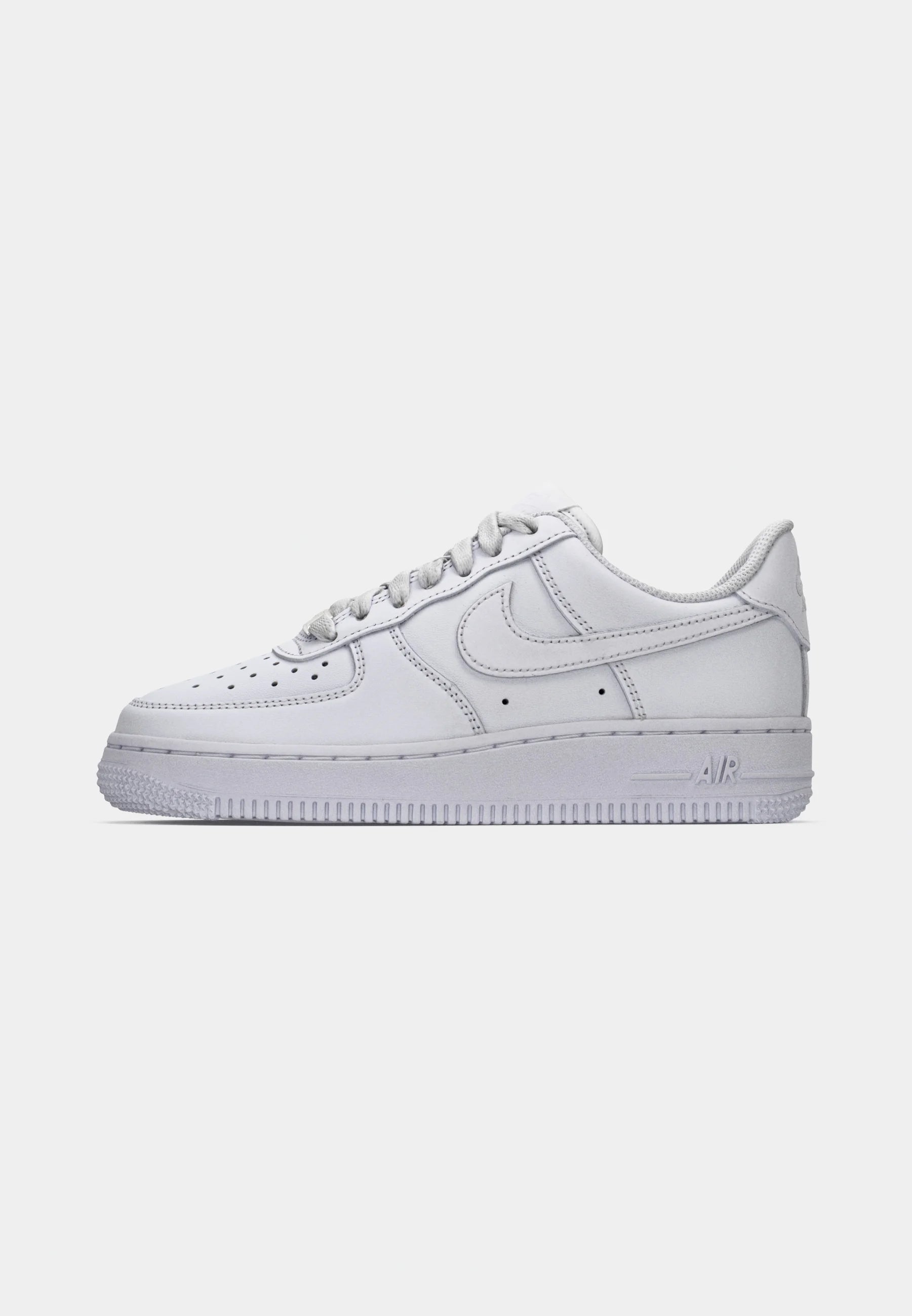NIKE AIR FORCE 1 07