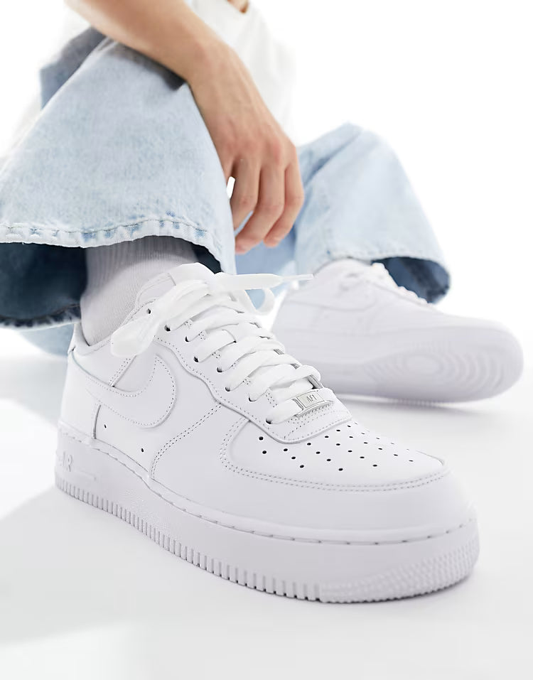 NIKE AIR FORCE 1 07